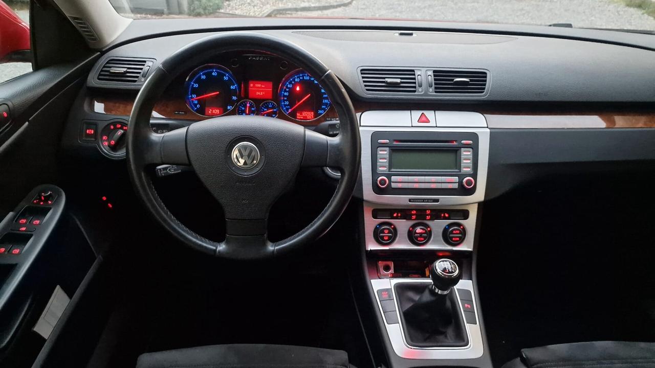 Volkswagen Passat 1.6 16V FSI Comfortline