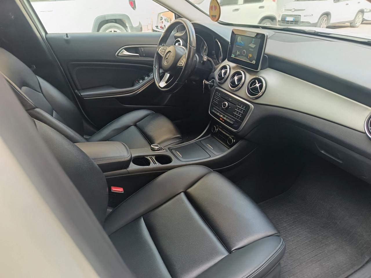 Mercedes GLA 200 D. Auto. Sport-Tetto-Full Opt