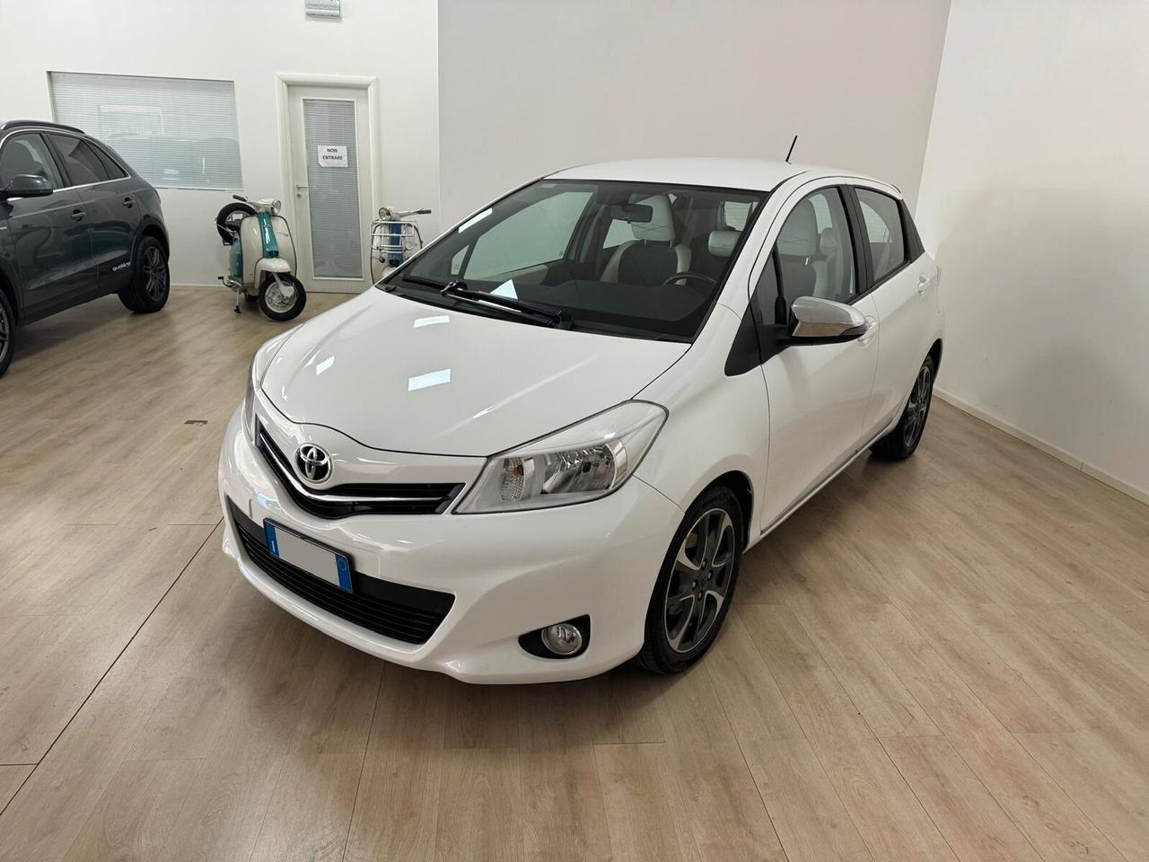 Toyota Yaris 1.4 D-4D 5 porte*** NEOPATENTATI***