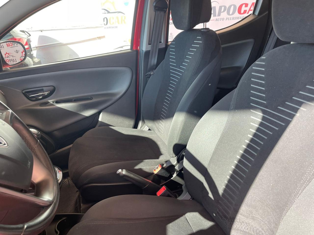 Lancia Ypsilon 0.9 TwinAir 85 CV 5 porte S&S DFN Platinum Automatica