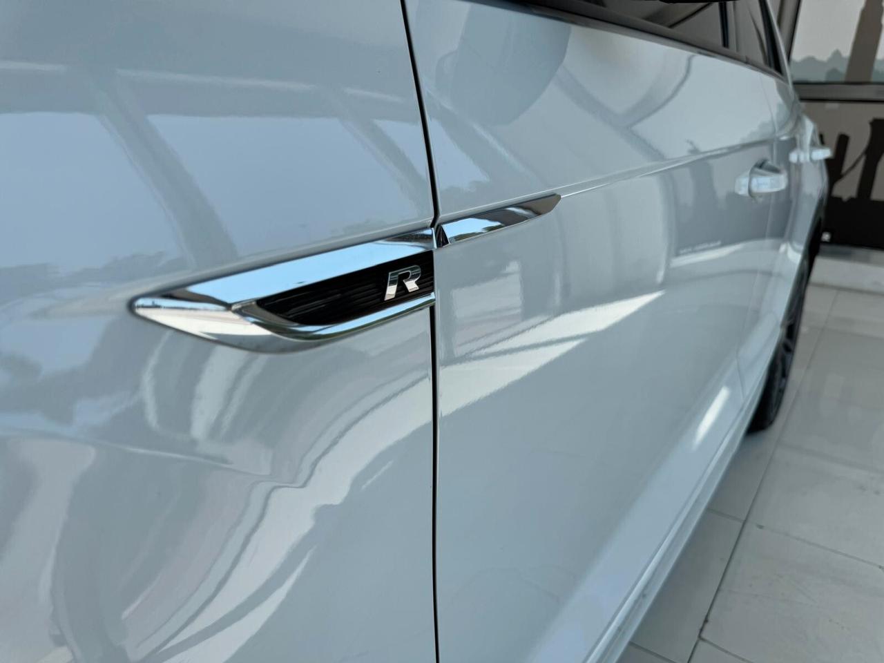 Volkswagen T-Roc R 2.0 TSI DSG 4MOTION (SCARICO AKRAPOVIC)