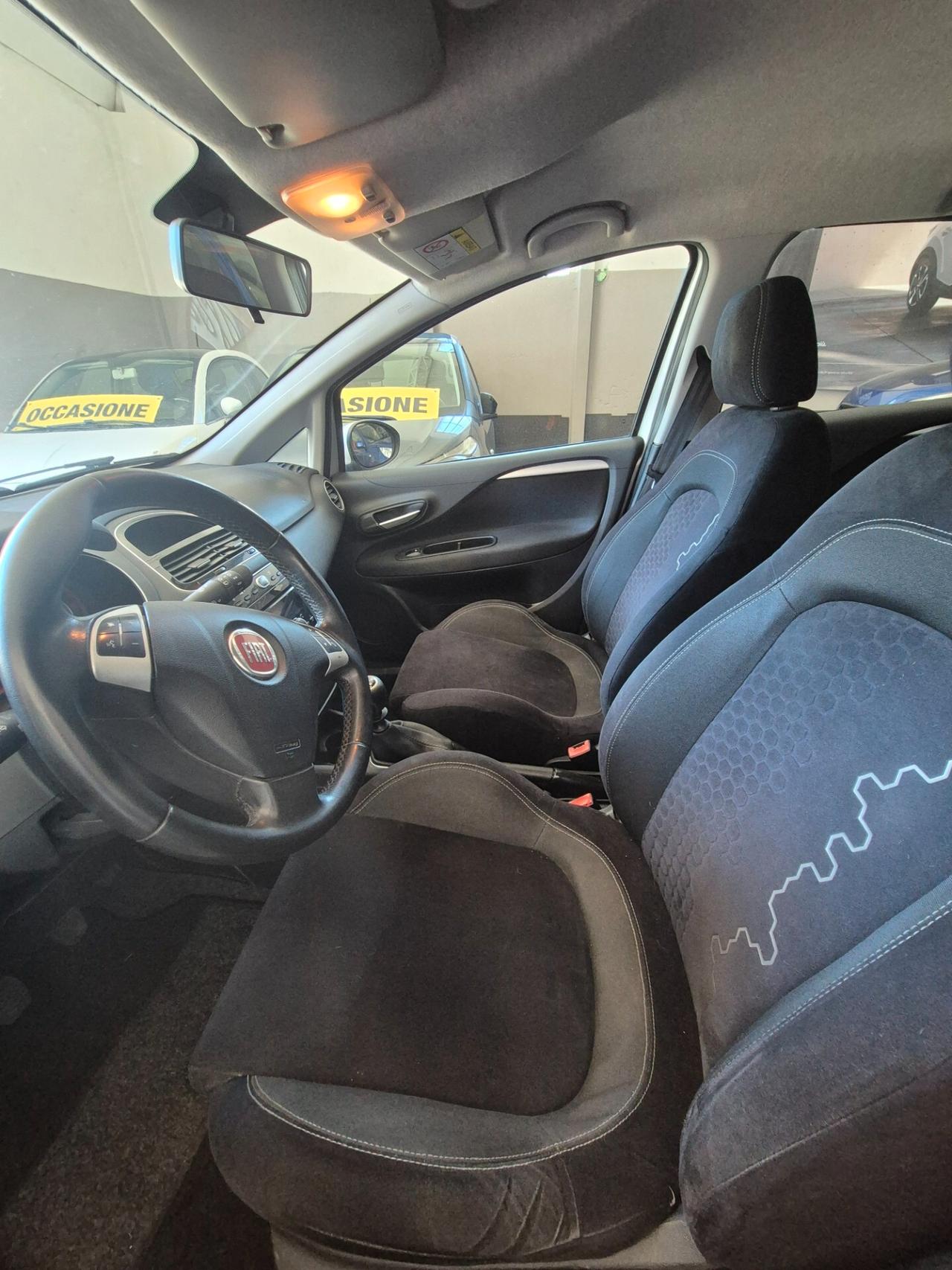 Fiat Punto 1.2 8V 5 porte Lounge euro 6 neo patentati
