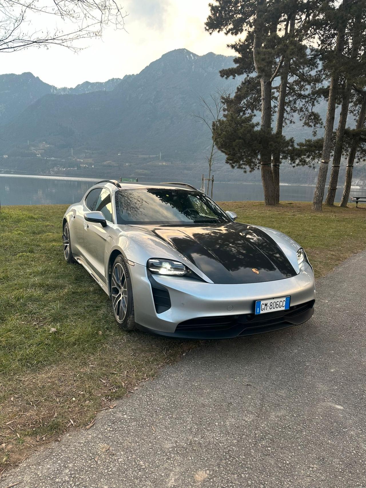 Porsche Taycan 4 Cross Turismo