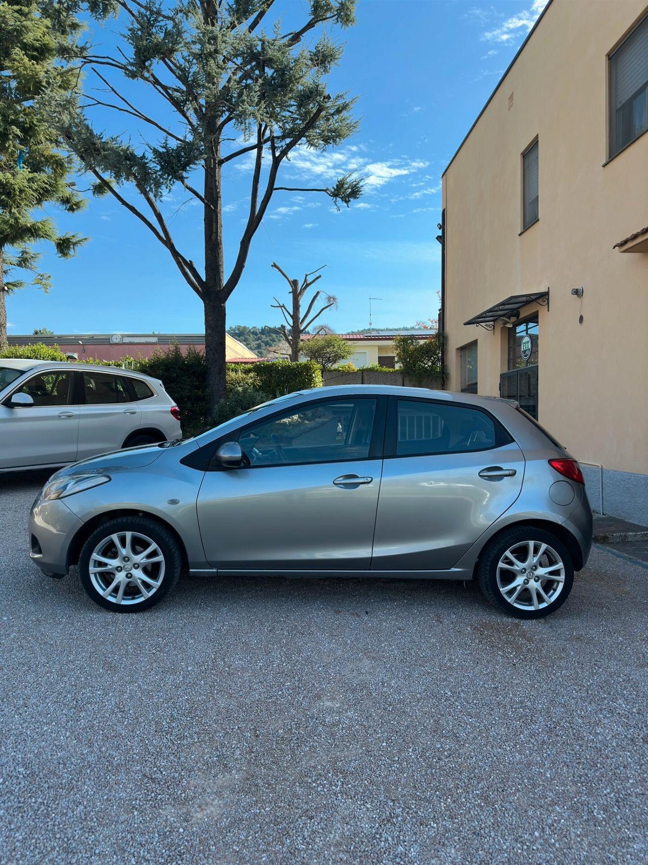 Mazda 2 Mazda2 1.4 TD 68CV 5p. Play Gen. '09 NEOPATENTATI