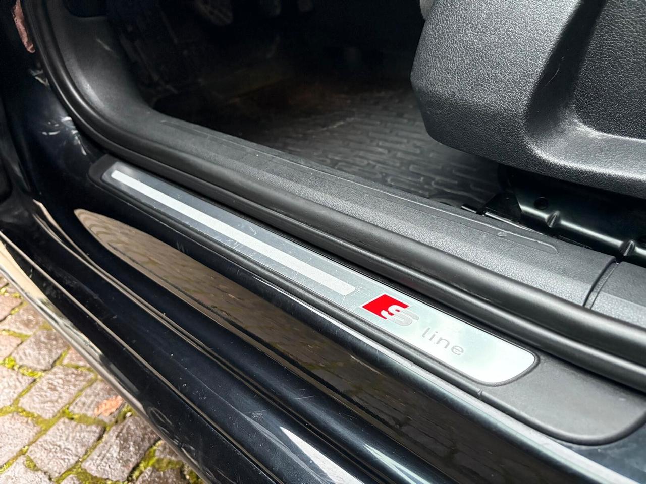 Audi A4 2.0 TDI S-LINE