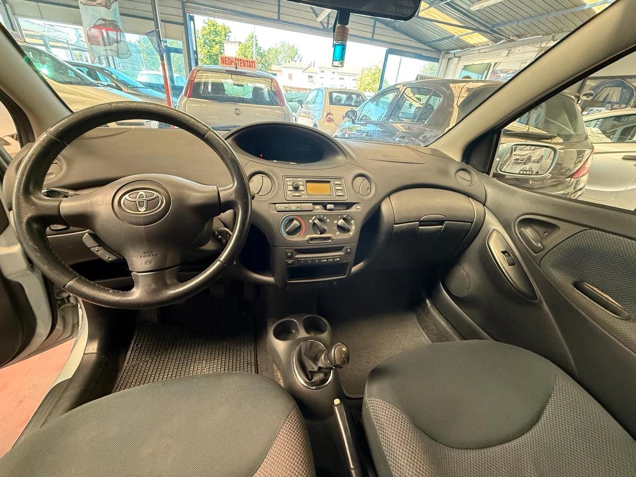 Toyota Yaris 1.0i 16V cat 3 porte Sol