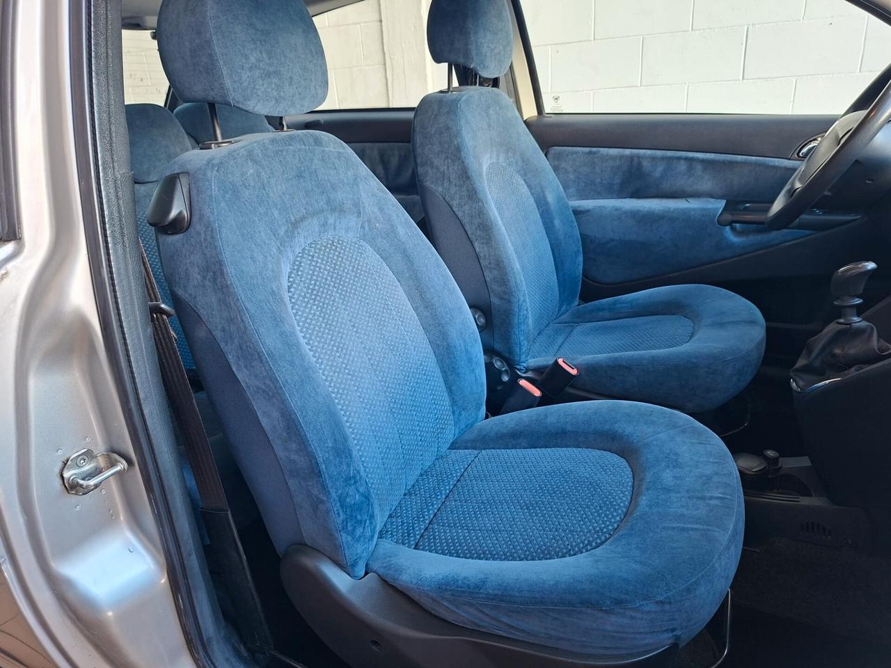 Lancia Ypsilon 1.2 8v Argento, adatta anche ai neop.