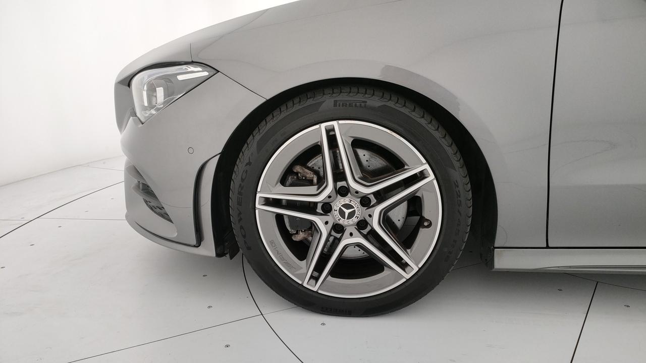 Mercedes-Benz CLA Coupe 200 d Premium auto
