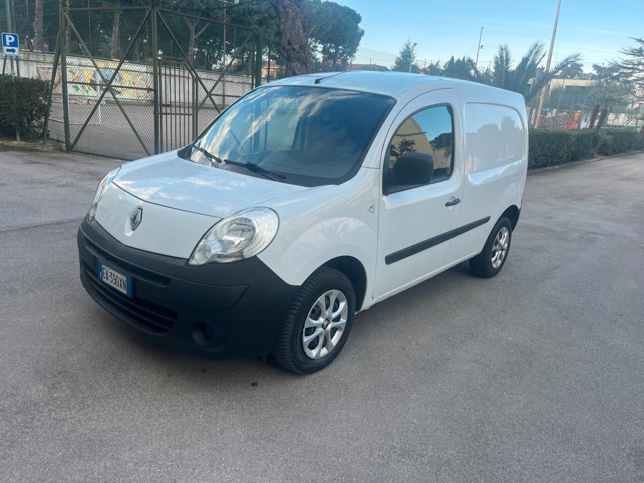 Renault Kangoo 1.5 dCI Cv 70 Km 80,000 Da Vetrina