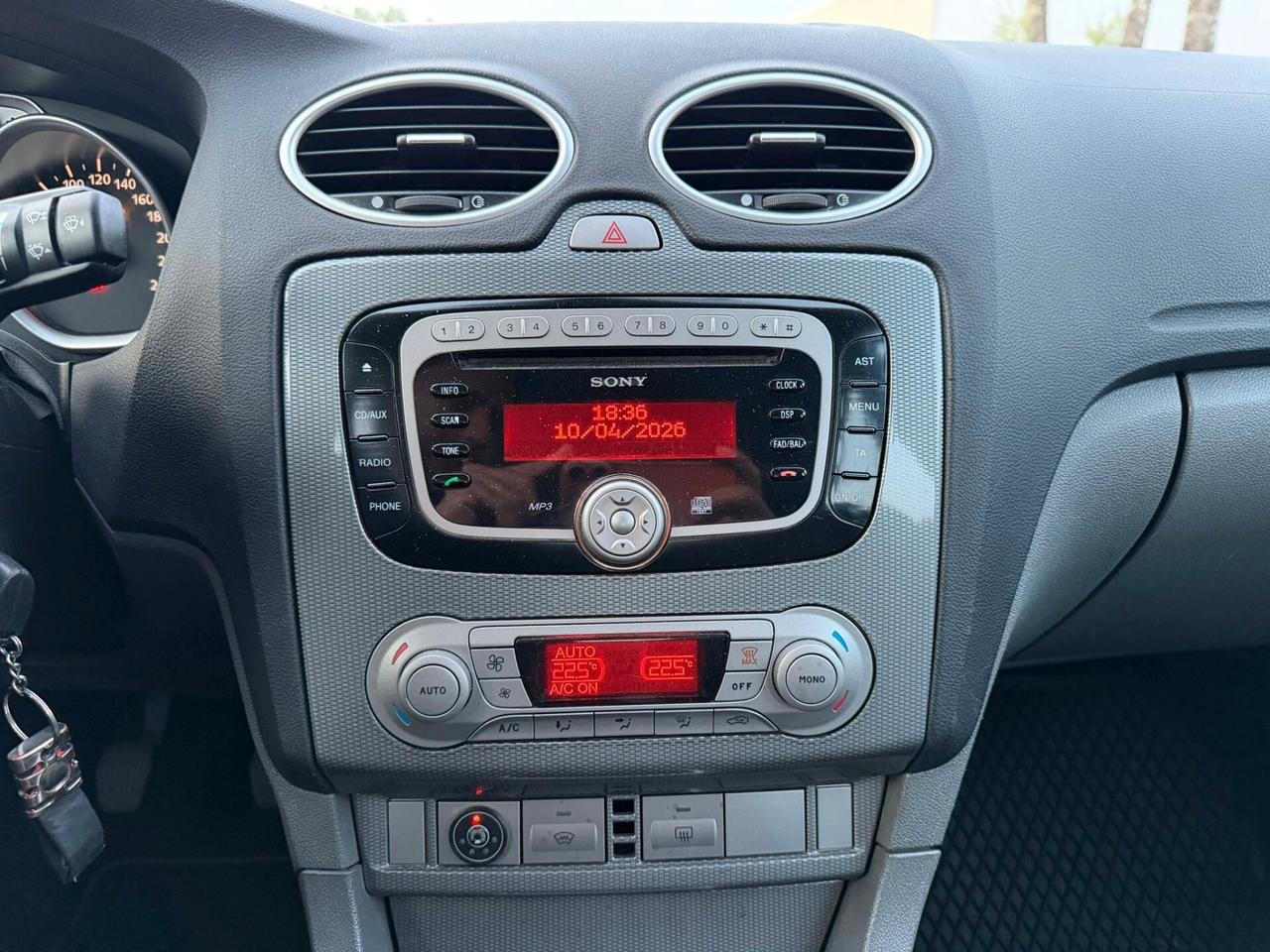 FORD FOCUS 2.0 TITANIUM BENZINA GPL 2030