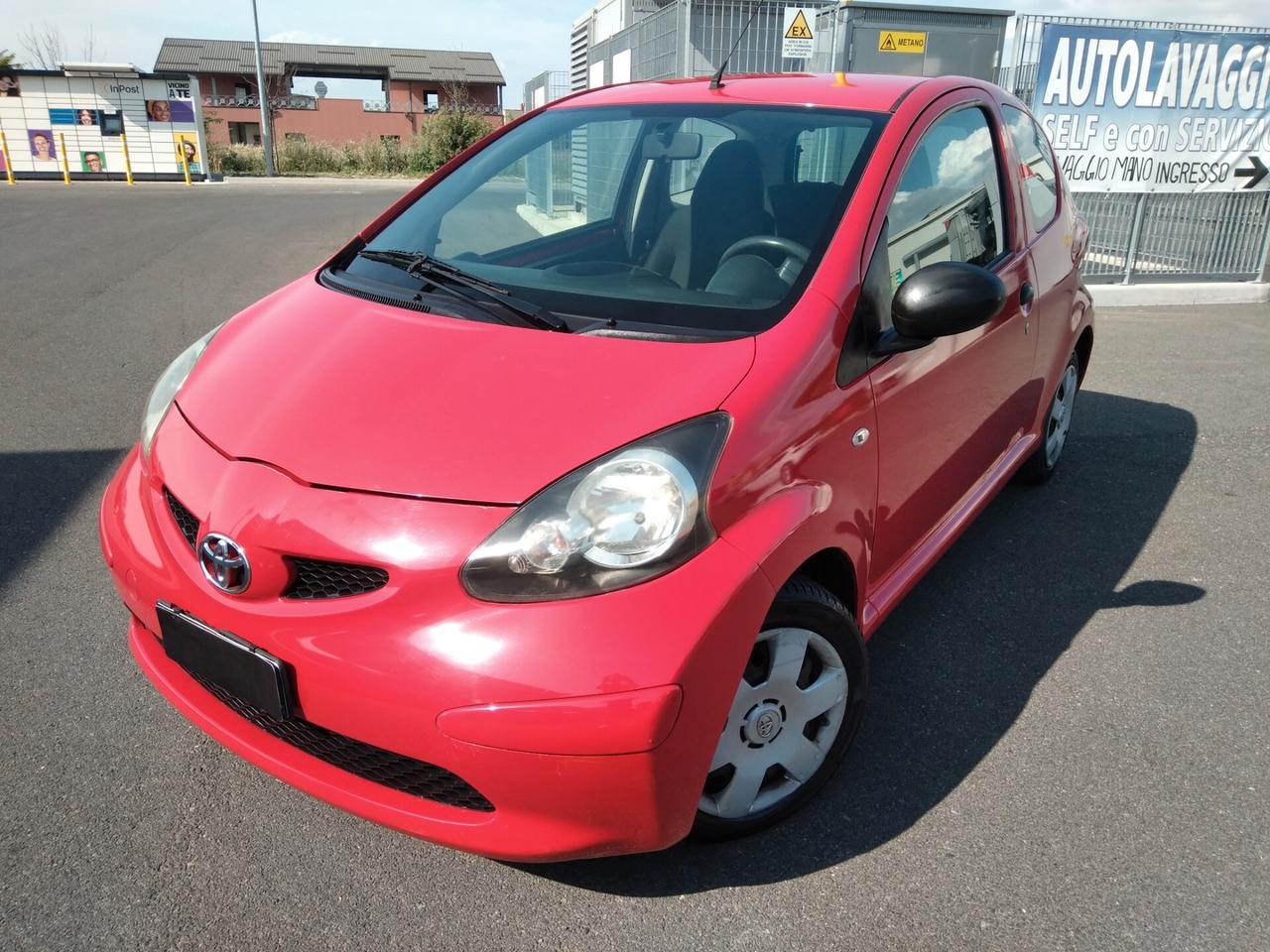 Toyota Aygo 1.0 12V VVT-i 3 porte Sol x neopatentati