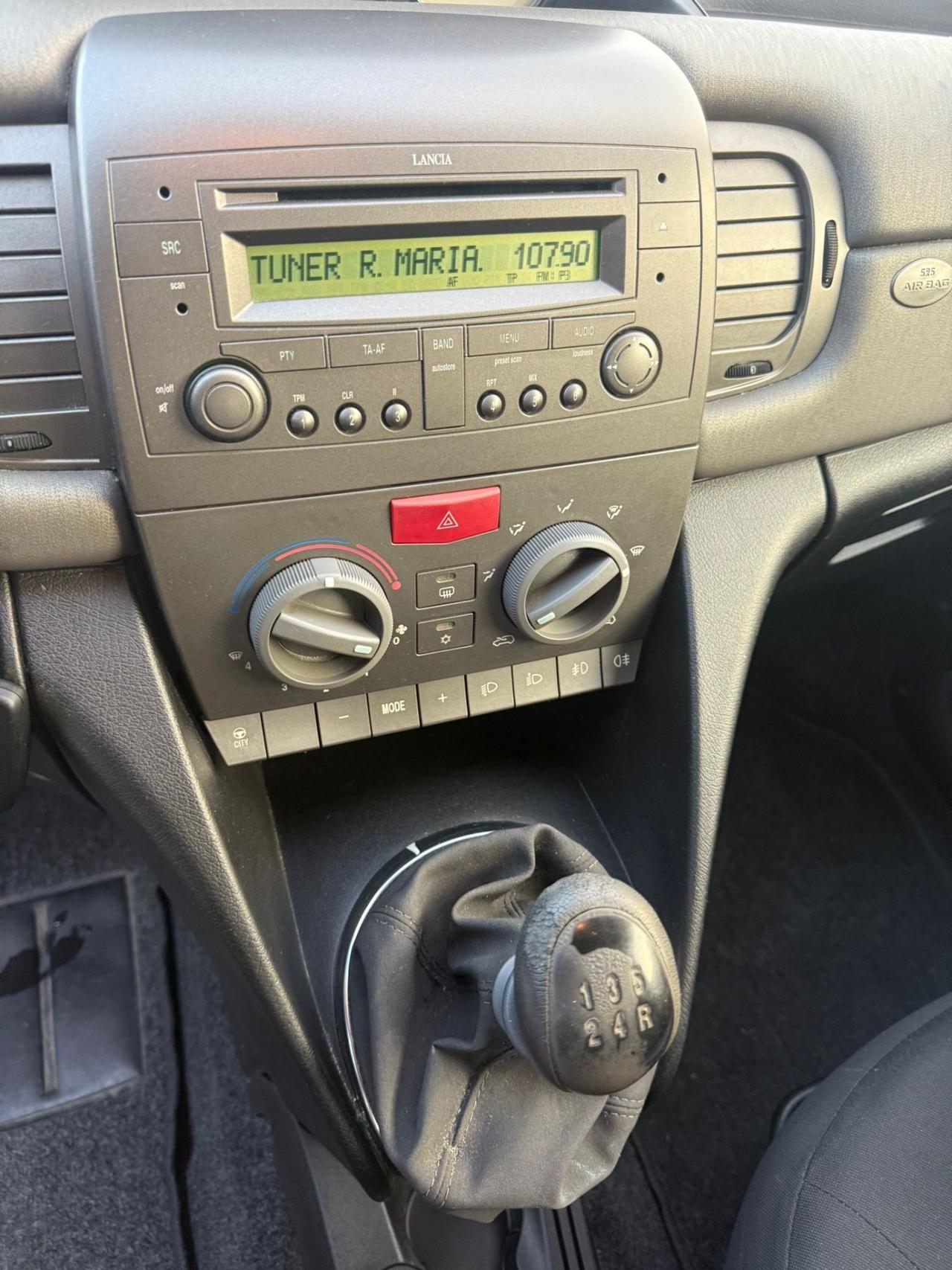 LANCIA YPSILON 1.2 BENZINA NEOPATENTATI