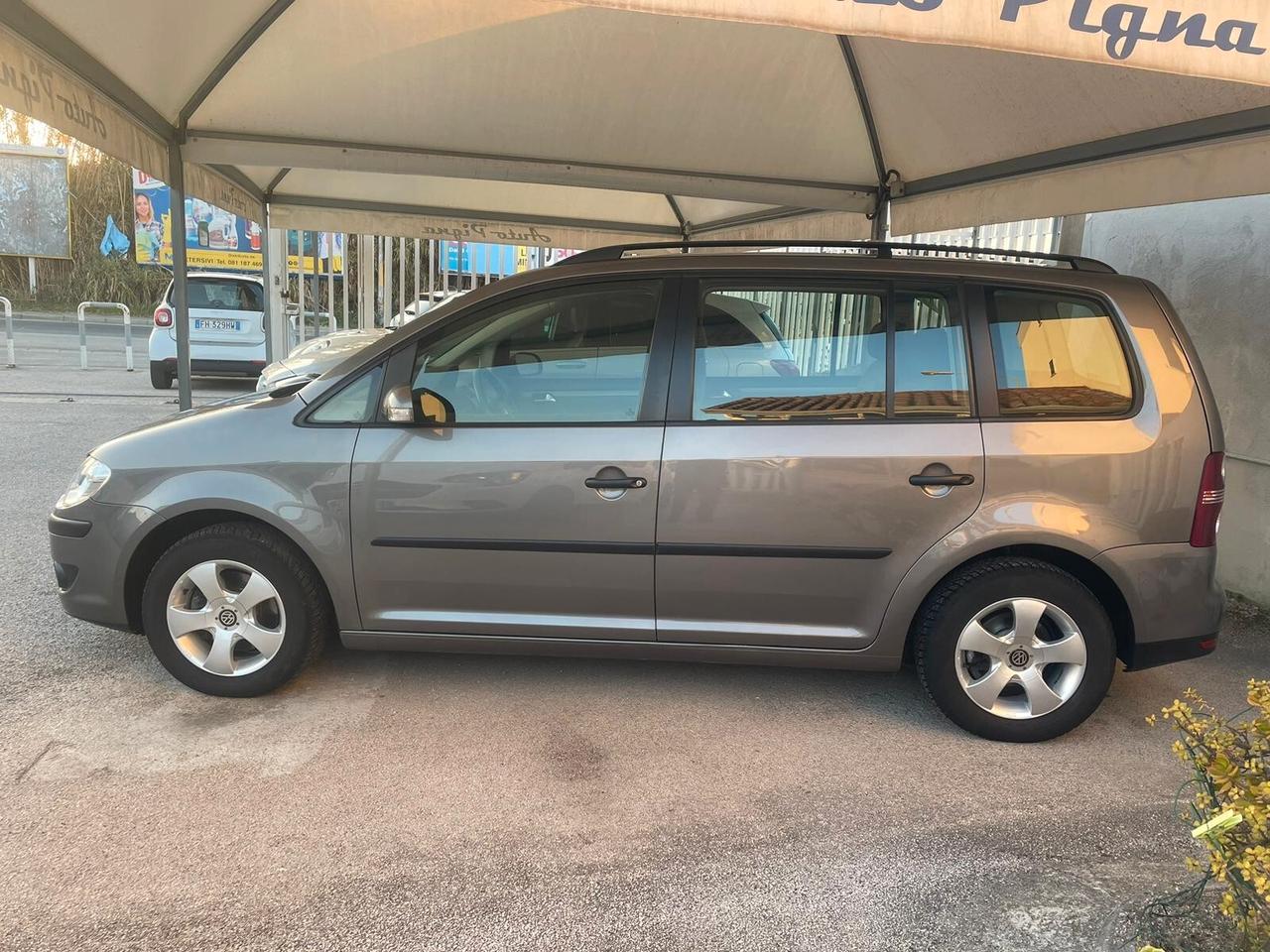 Volkswagen Touran 1.6 Trendline GPL