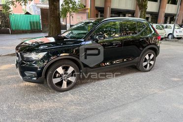 VOLVO XC40 T3 Geartronic Momentum Pro