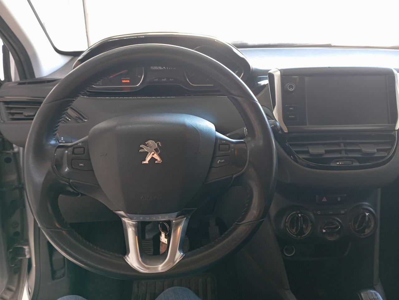 Peugeot 208 1.4 diesel 2015 CON GARANZIA