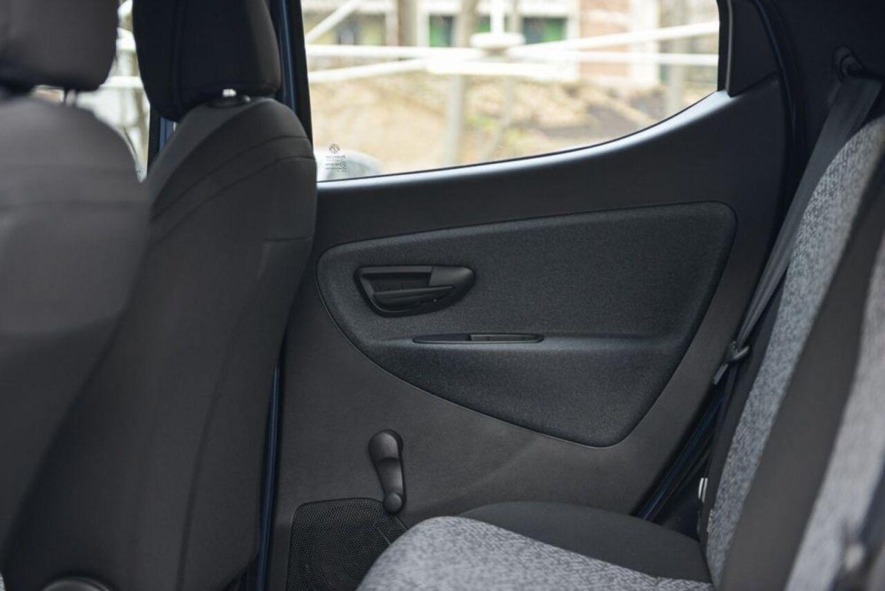 LANCIA Ypsilon III 2021 - Ypsilon 1.0 firefly hybrid Silver s&s 70cv