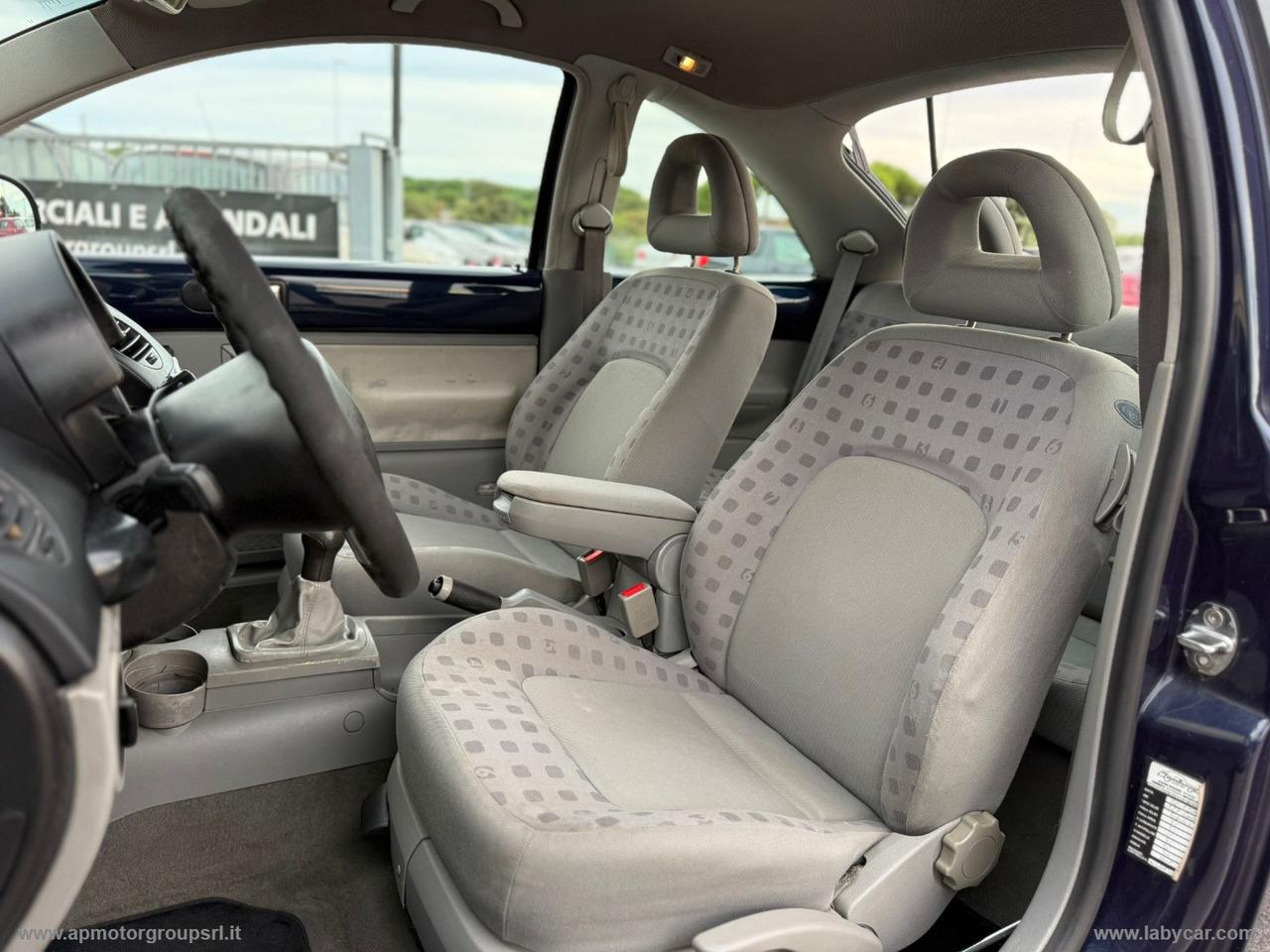 VOLKSWAGEN New Beetle 1.6