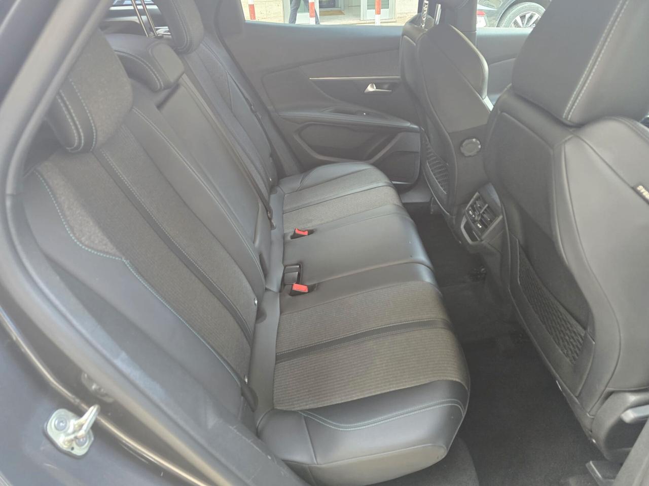 Peugeot 3008 BlueHDi 130 cv Allure