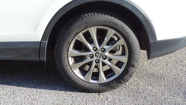 TOYOTA RAV 4 2.0 D-4D 2WD 143cv, versione "Lounge", Garanzia..