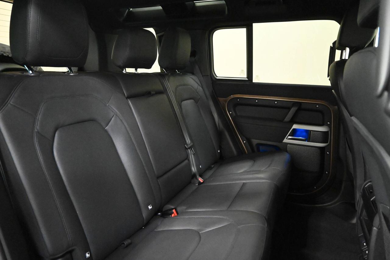LAND ROVER Defender (2019) Defender 110 3.0D I6...