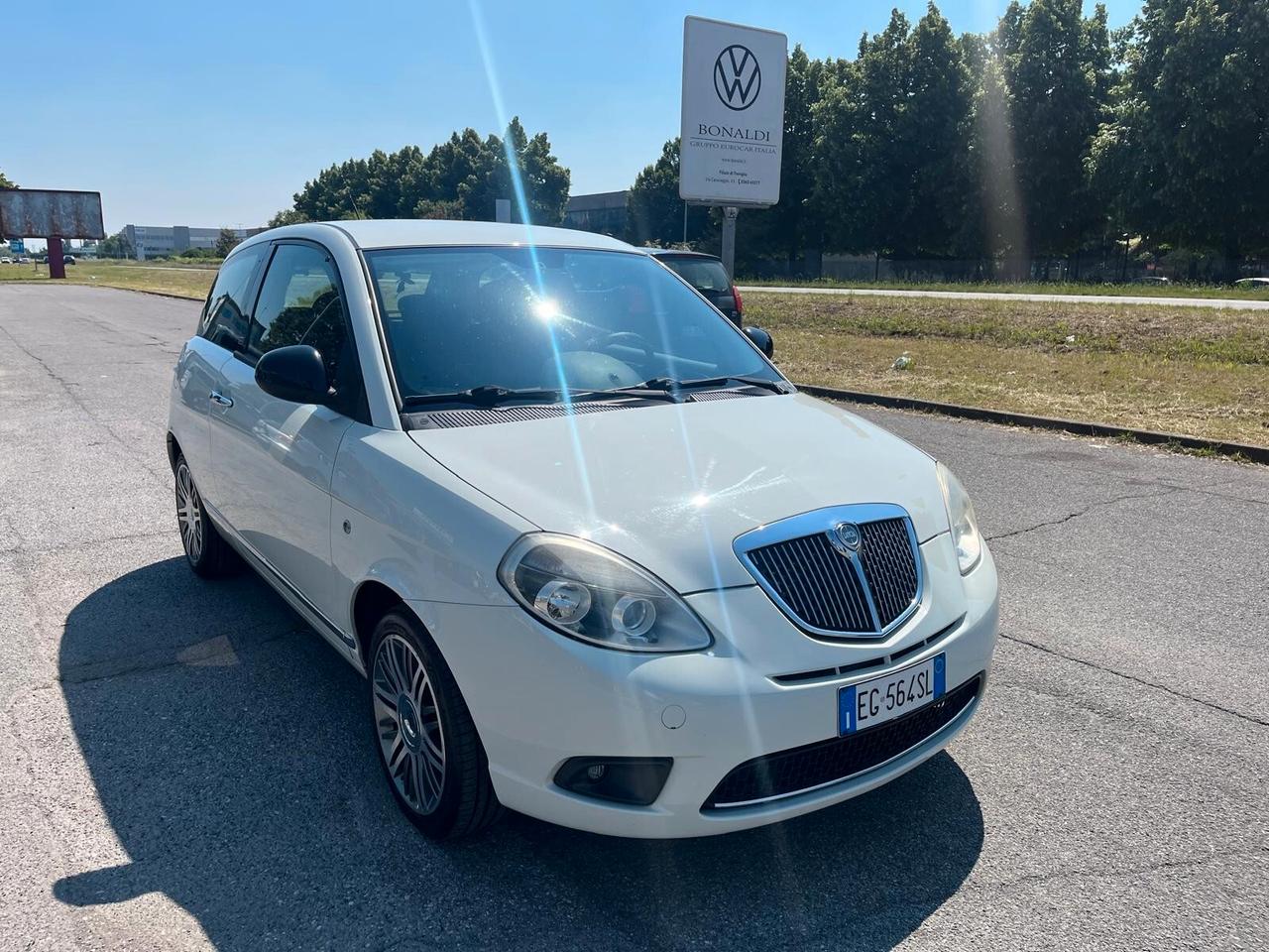 Lancia Ypsilon 1.3 MJT 75 CV Platinum