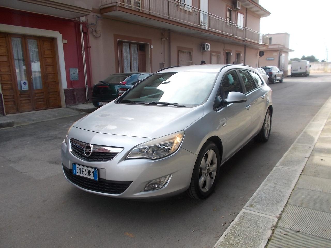 Opel Astra 1.7 CDTI 110CV Sports Tourer Cosmo