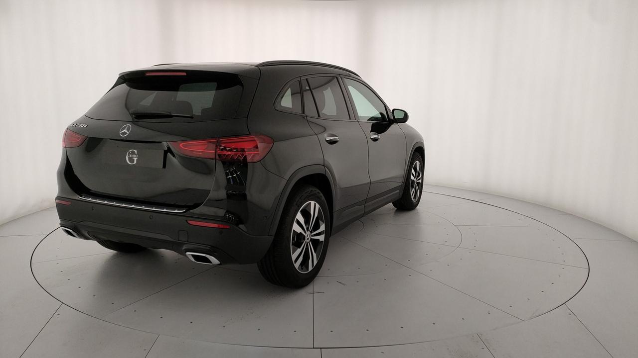 Mercedes-Benz GLA 200 d automatic