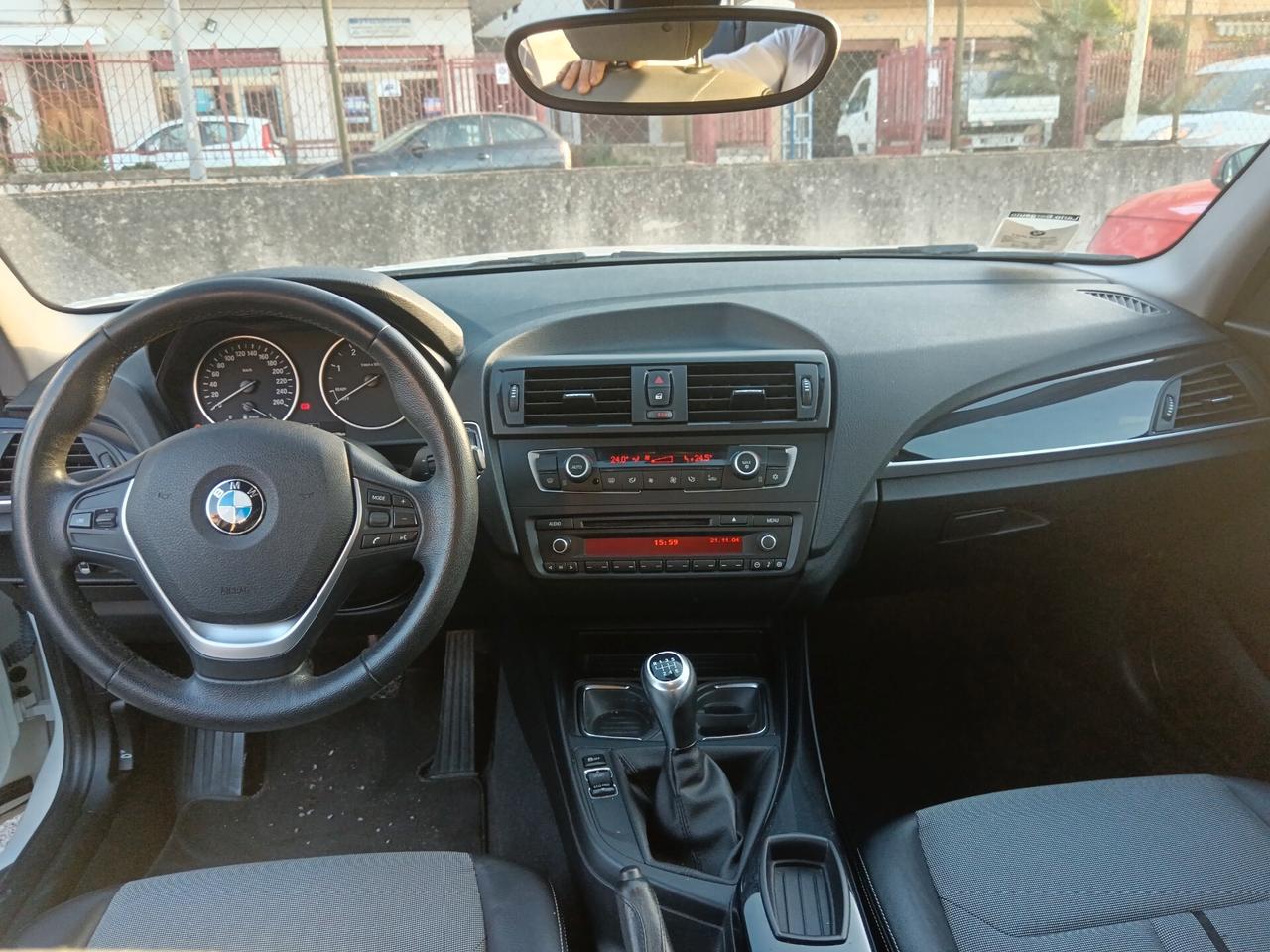 Bmw 116 116d 5p. Urban