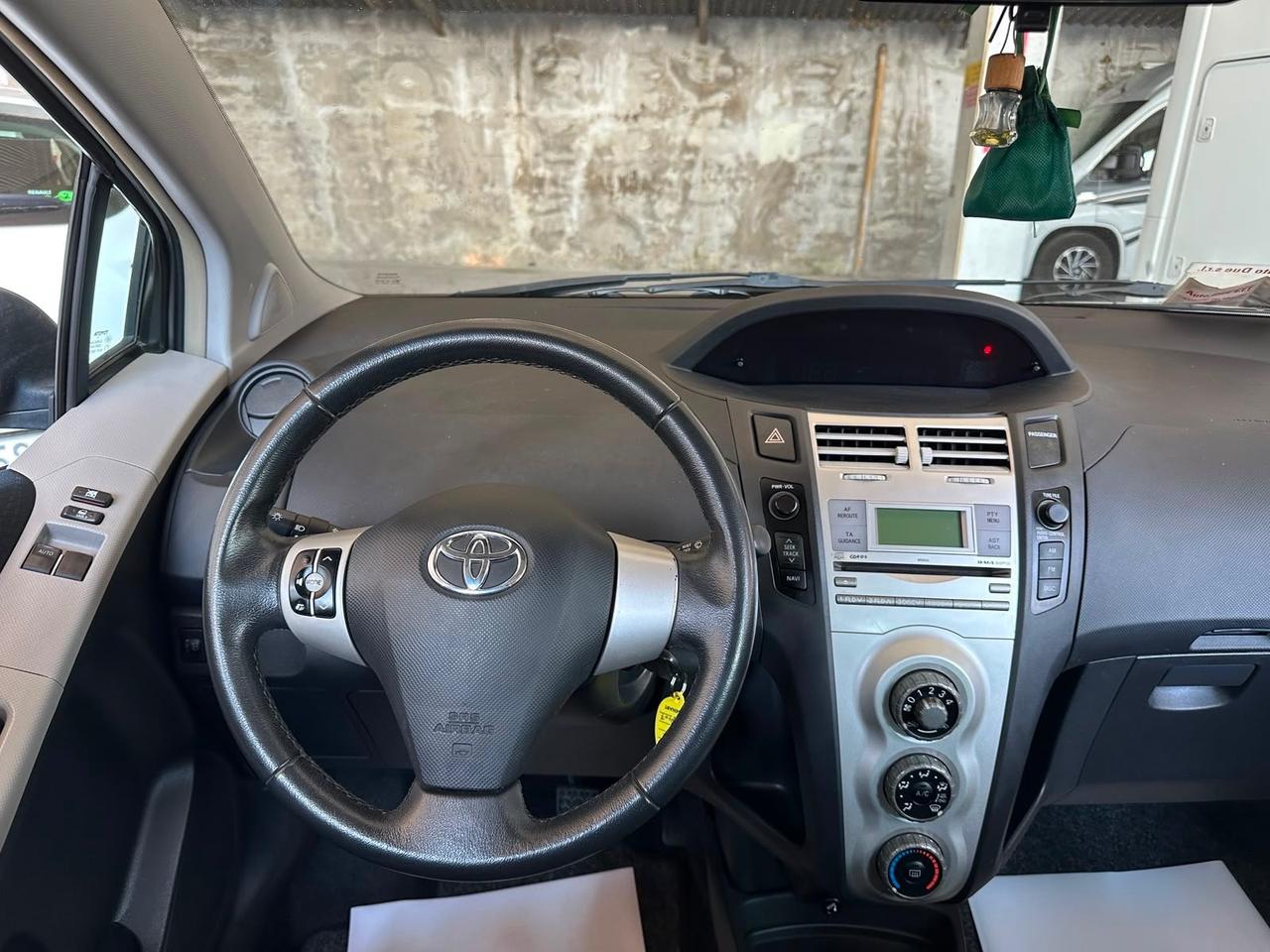 Toyota Yaris 1.0 5 porte
