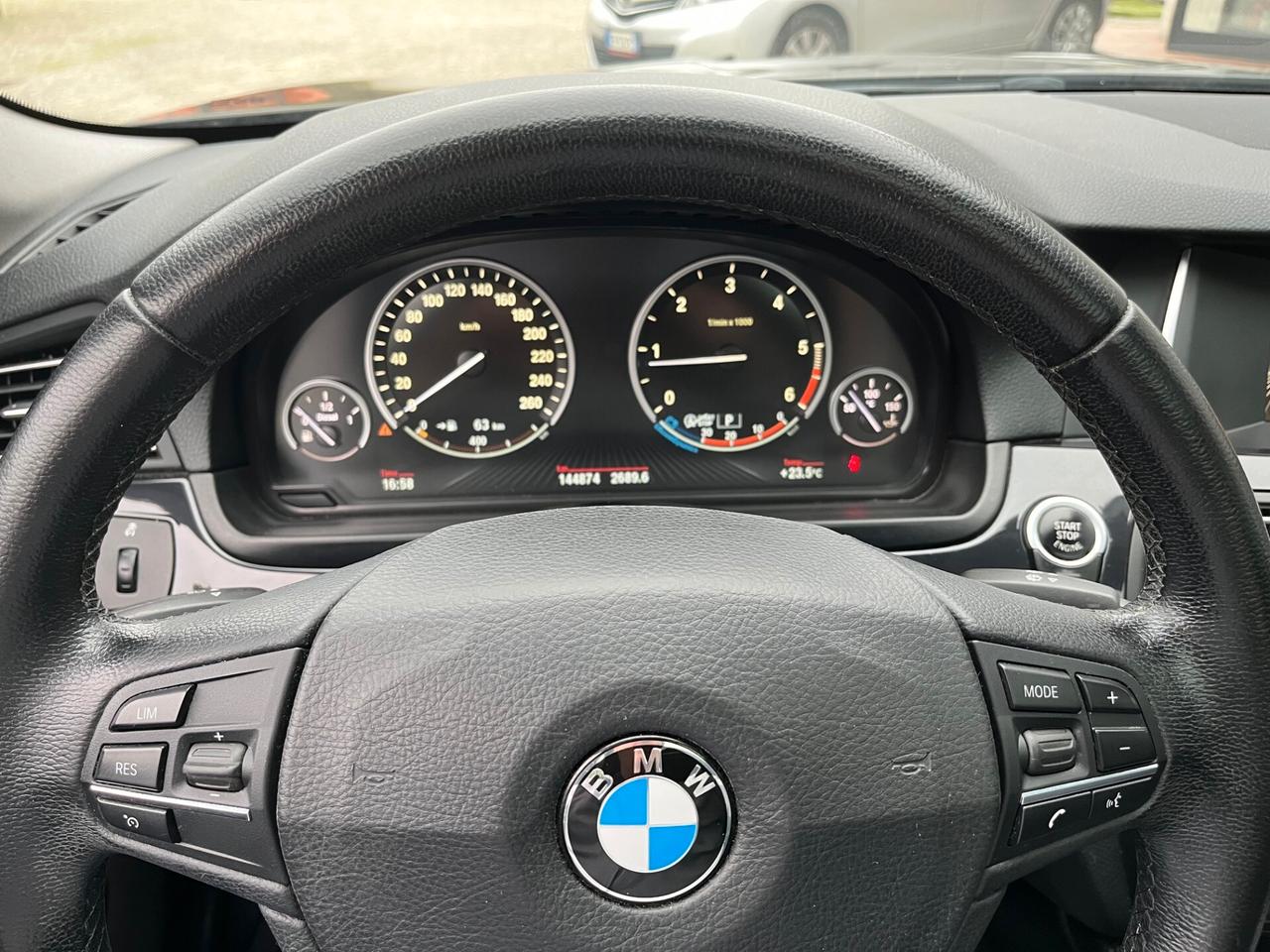 Bmw 520 520d xDrive Touring 190cv auto. TETTO / TAGLIANDI