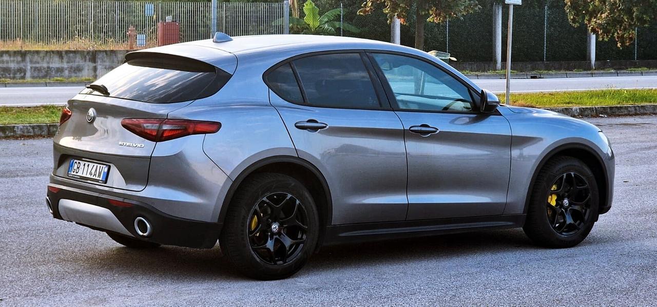 Alfa Romeo Stelvio 2.2 Turbodiesel 190 CV AT8 Q4