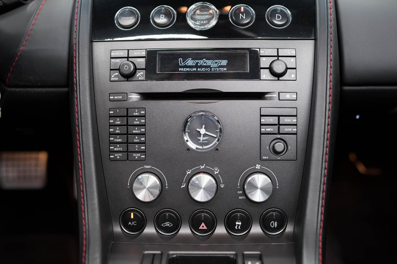 Aston Martin V8 Vantage CABRIO