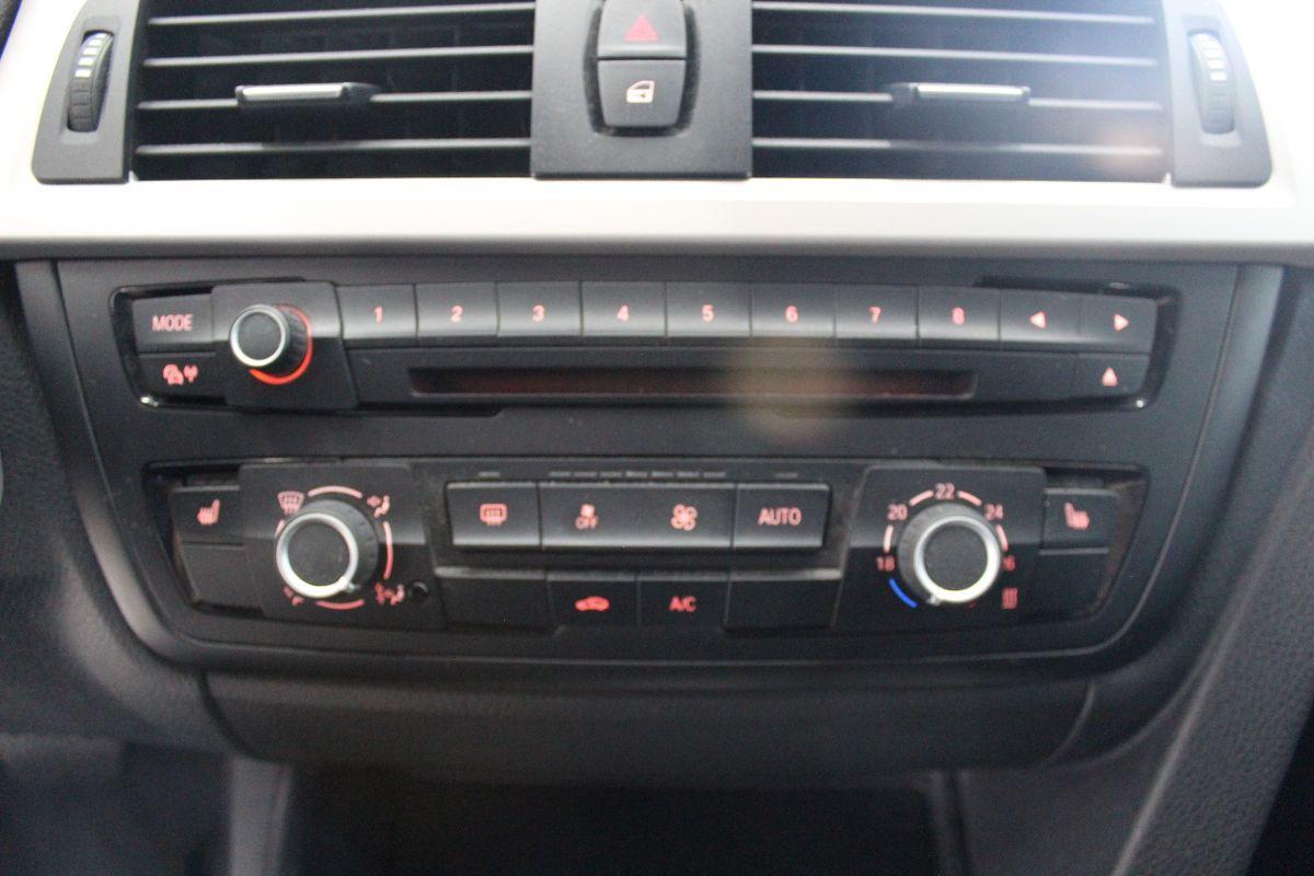 BMW - Serie 3 Touring - 320d Business aut.