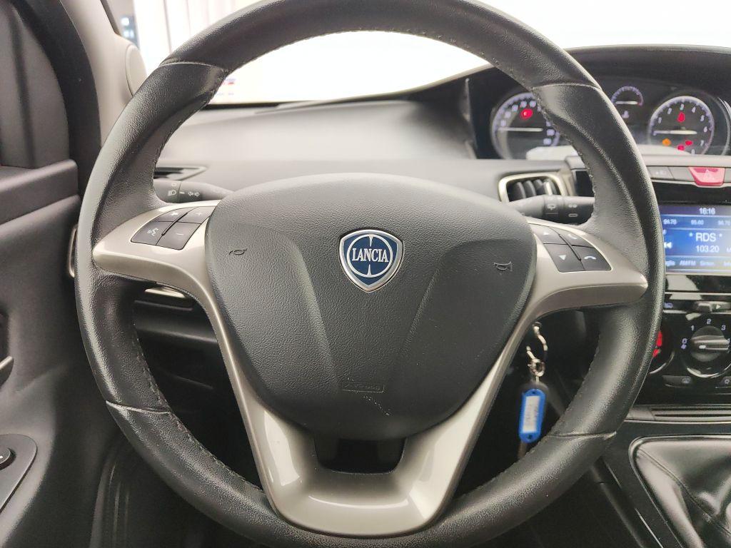 LANCIA Ypsilon 3ª serie - Ypsilon 1.2 69 CV 5 porte S&S Gold