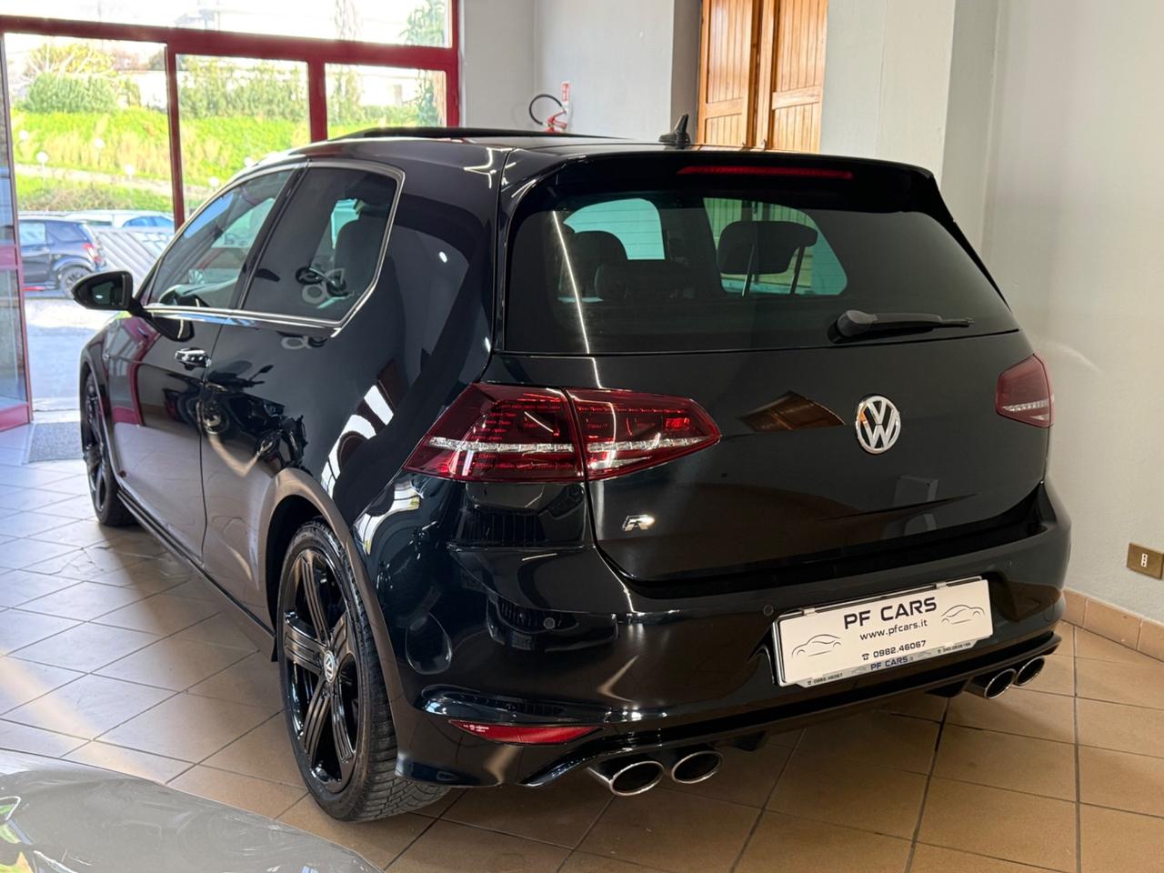 Volkswagen Golf R 2.0 DSG 3p. 300CV tetto apribile.