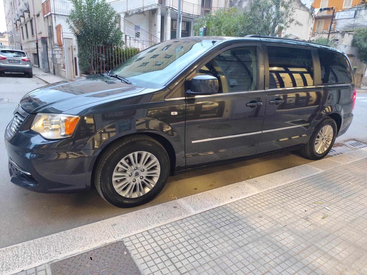 Lancia Voyager 2.8 CRDI 163CV 7 POSTI PERFETTA