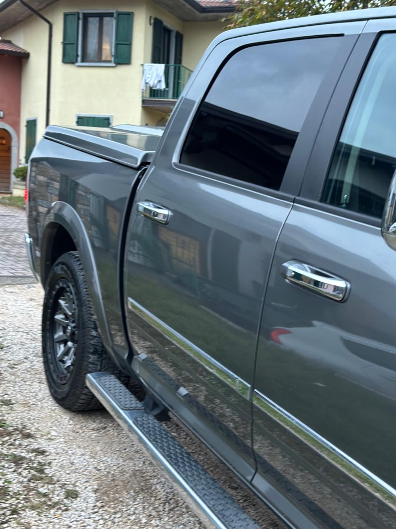 Dodge RAM LARAMIE AMATORE 4x4 KMCERT UNICOPR