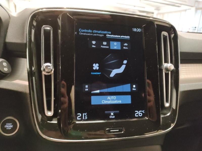 VOLVO XC40 (2017-->) - XC40 T2 Core