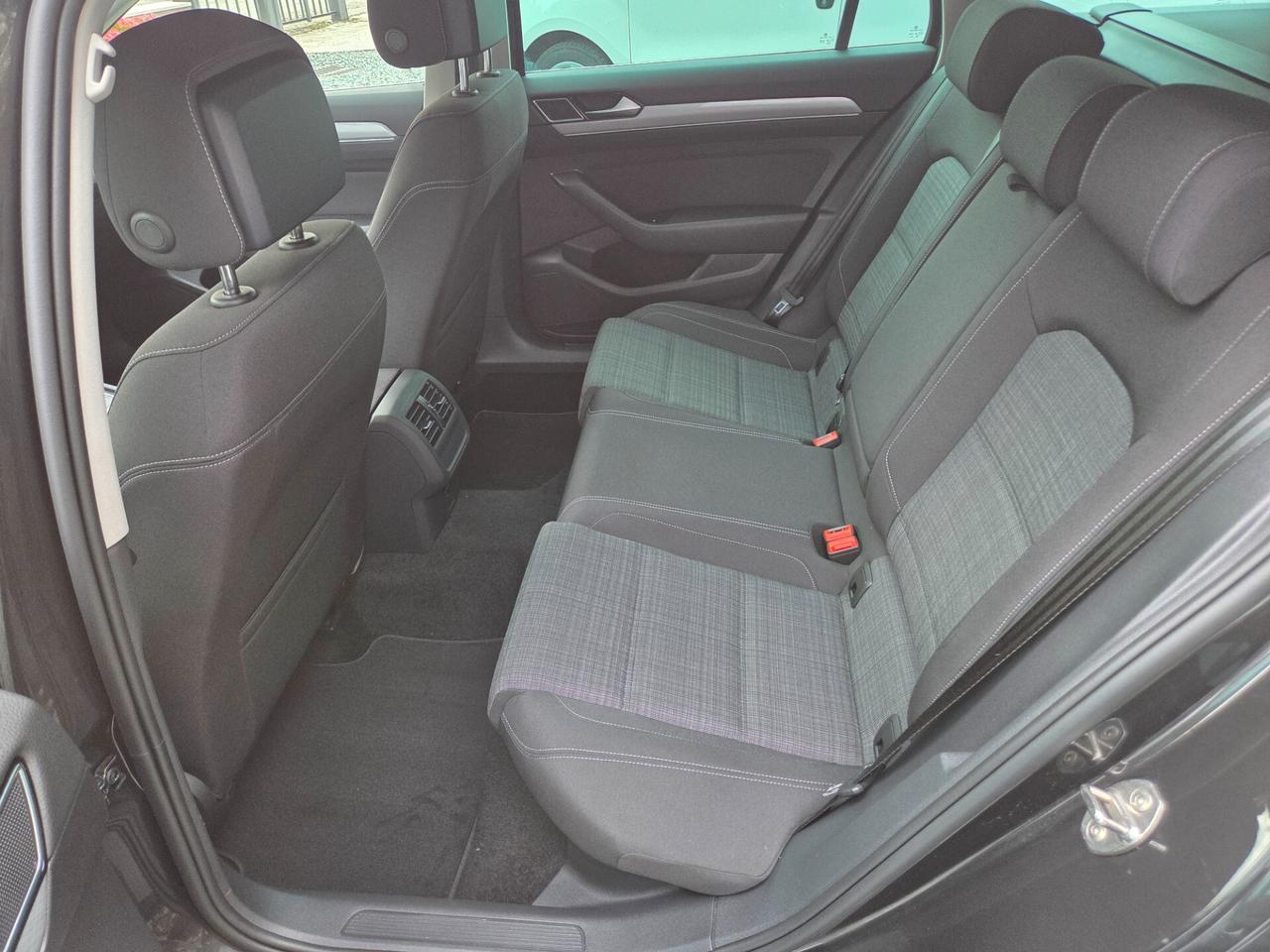 Volkswagen Passat Variant 2.0 TDI SCR EVO DSG