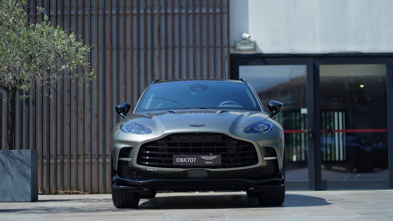 ASTON MARTIN DBX707 4.0