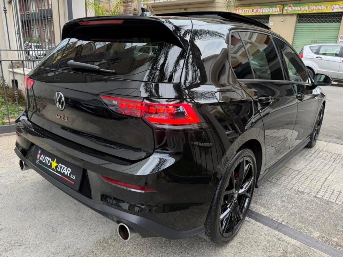 Volkswagen Golf 8.5 GTI 2.0 TSI 265CV