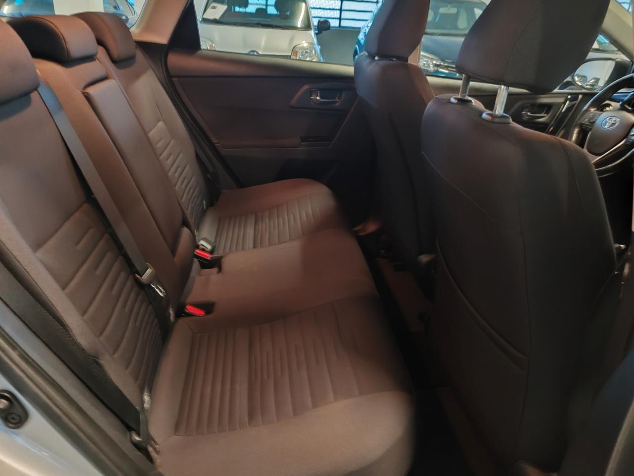 Toyota Auris 1.8 Hybrid Lounge