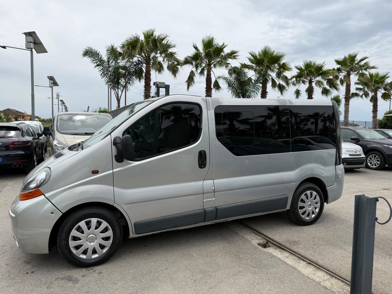 Renault Trafic 1.9 dCi 9 POSTI VETTURA