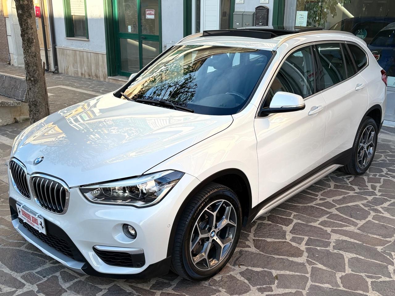 BMW X1 SDrive20d xLine FULL/LED/NAV/TETTO