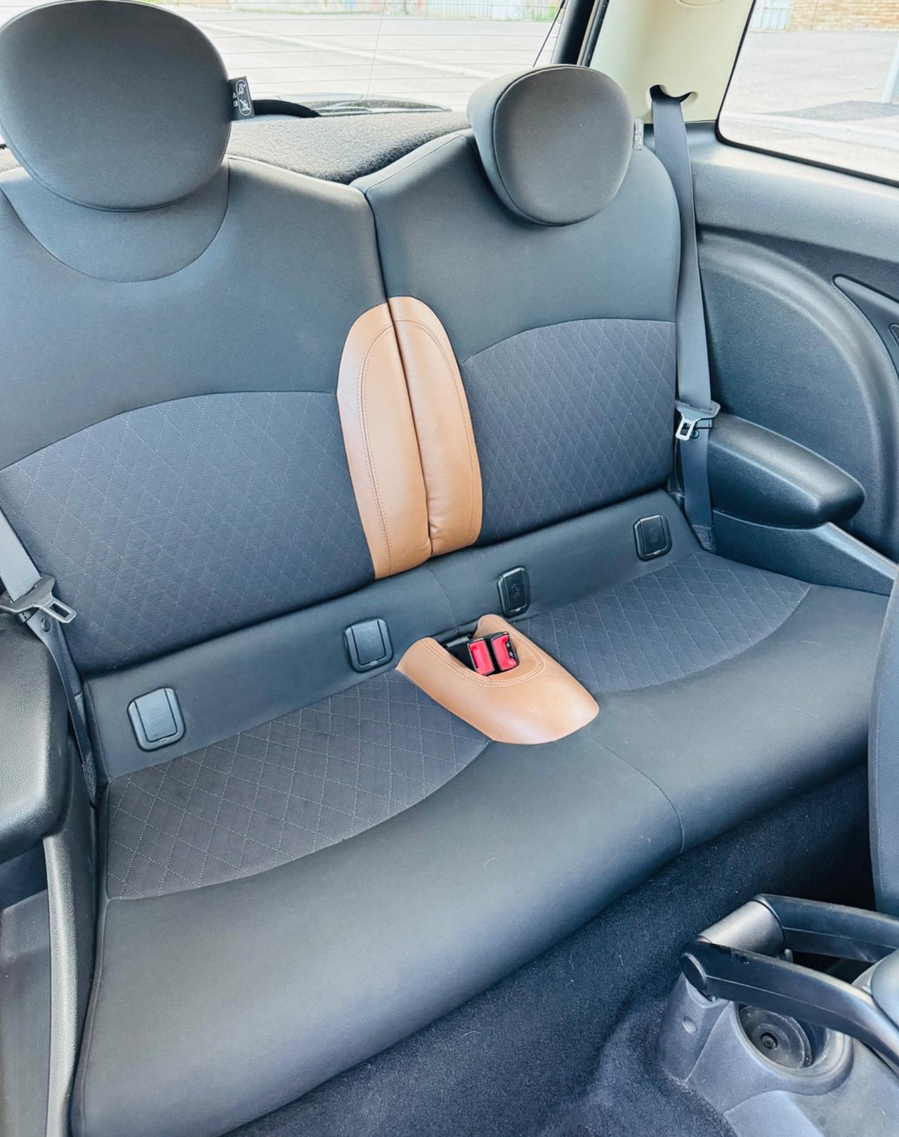 Mini 1.6 16V Cooper D