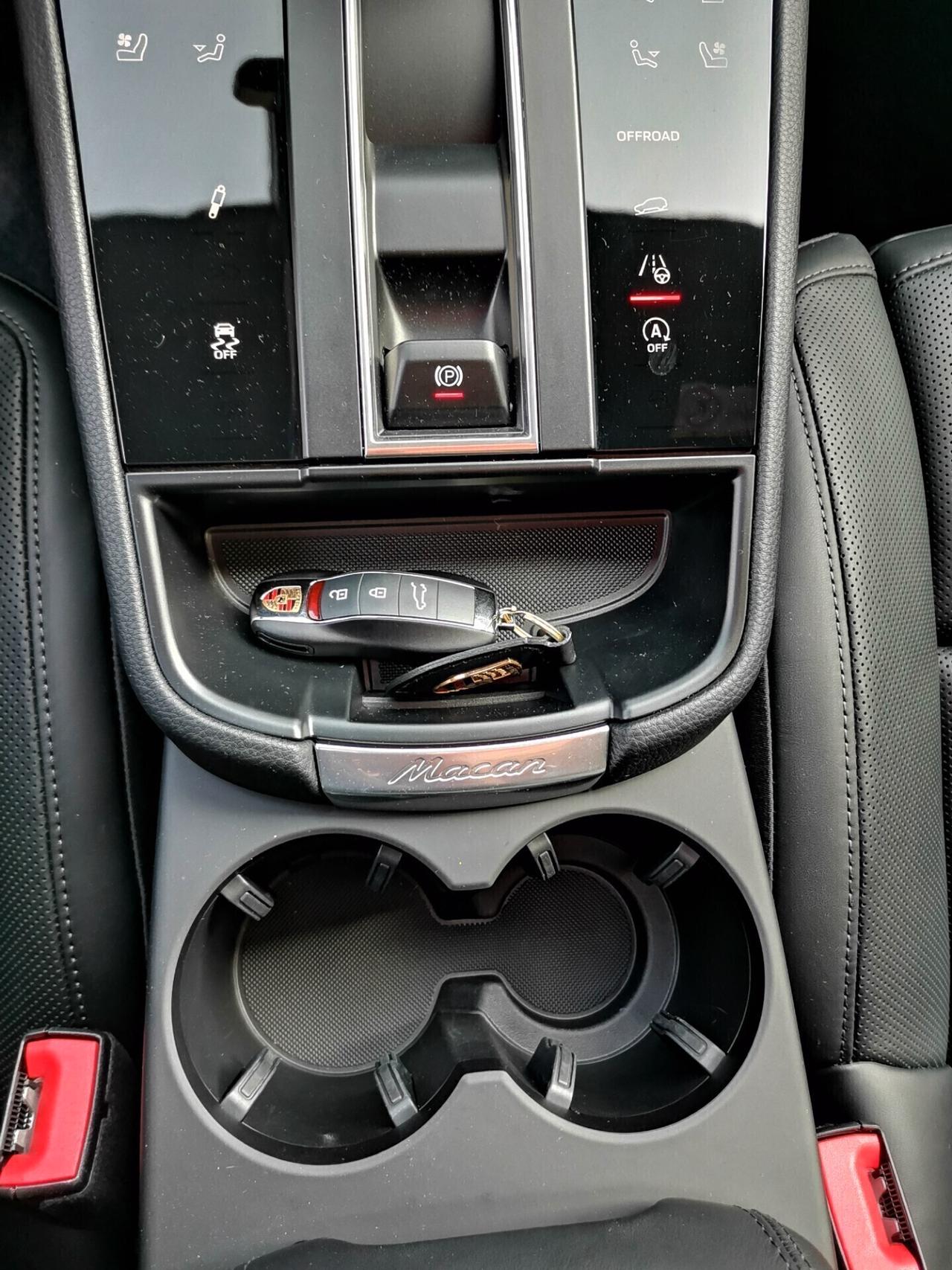 Porsche Macan 2.0 T PDK FULL OPTIONALS NOLEGGIO lungo termine