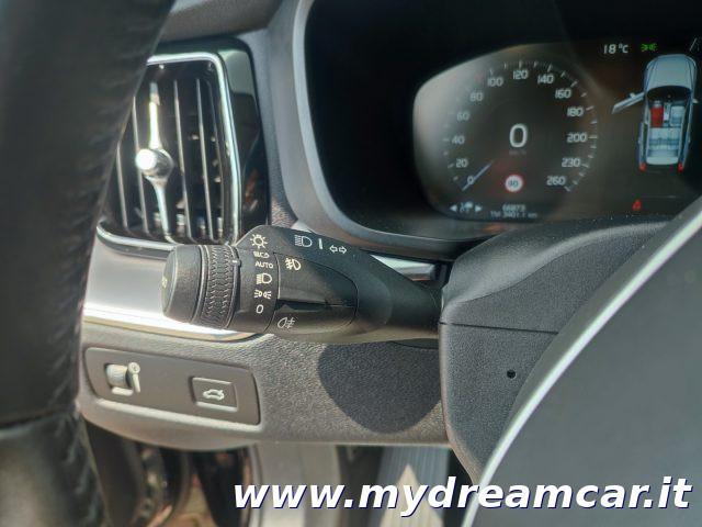 VOLVO XC60 B4 (d) AWD Geartronic Momentum