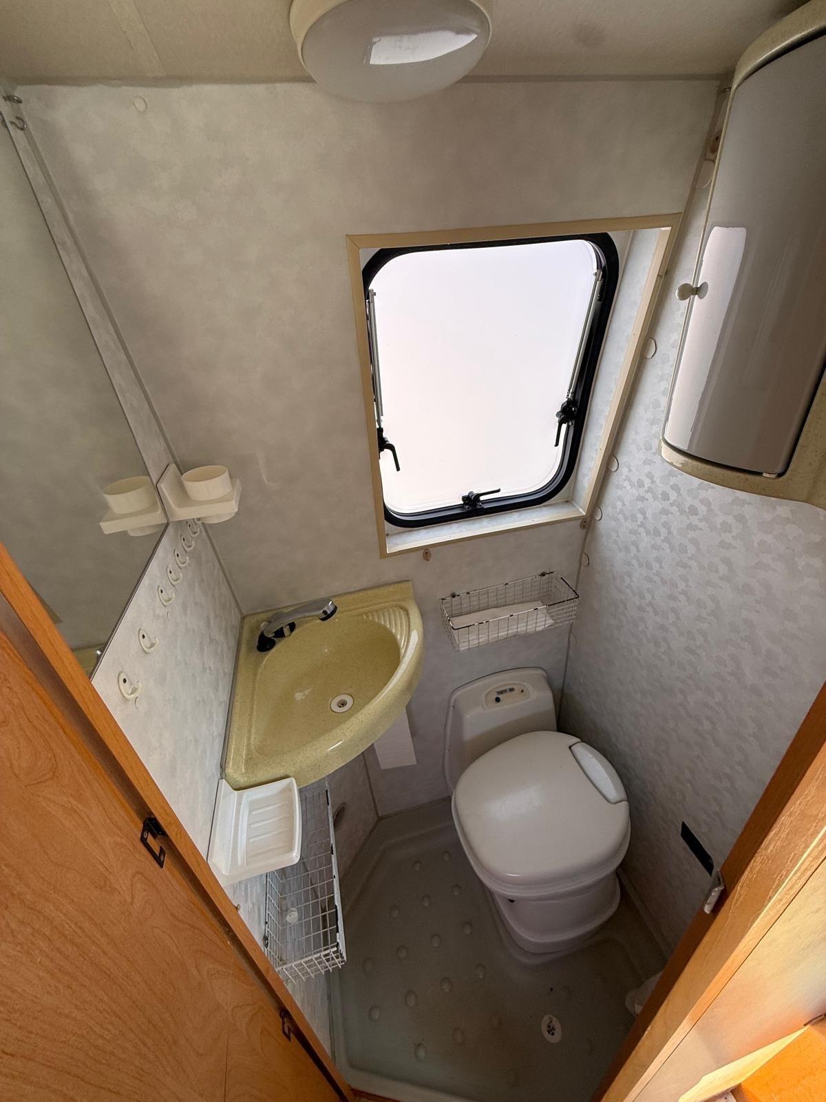 Camper puro Fiat Ducato 2.8 JTD – 110.000 km – 4 posti letto/viaggio – Perfetto