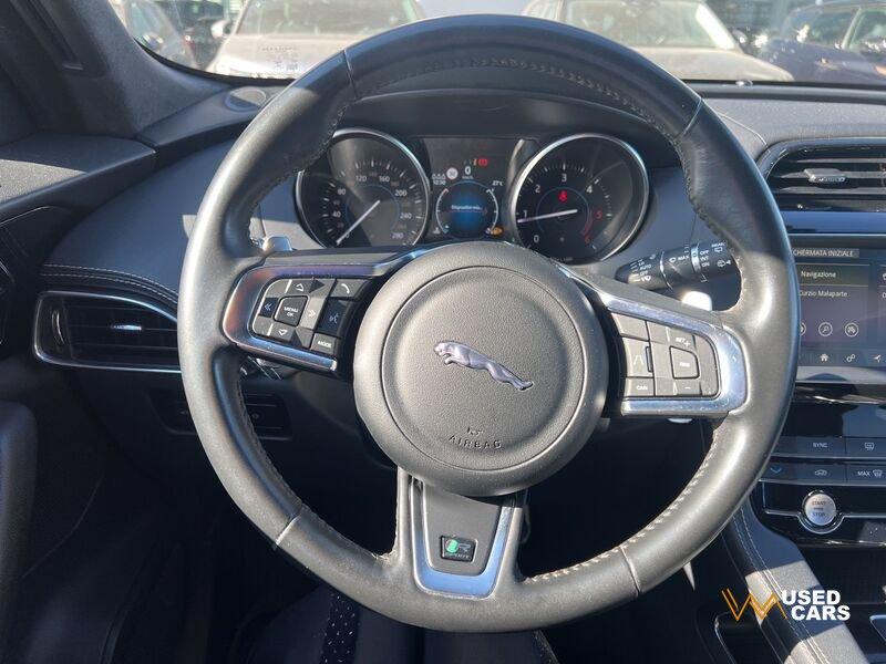 Jaguar F-Pace 2.0 D 180 CV AWD aut. R-Sport