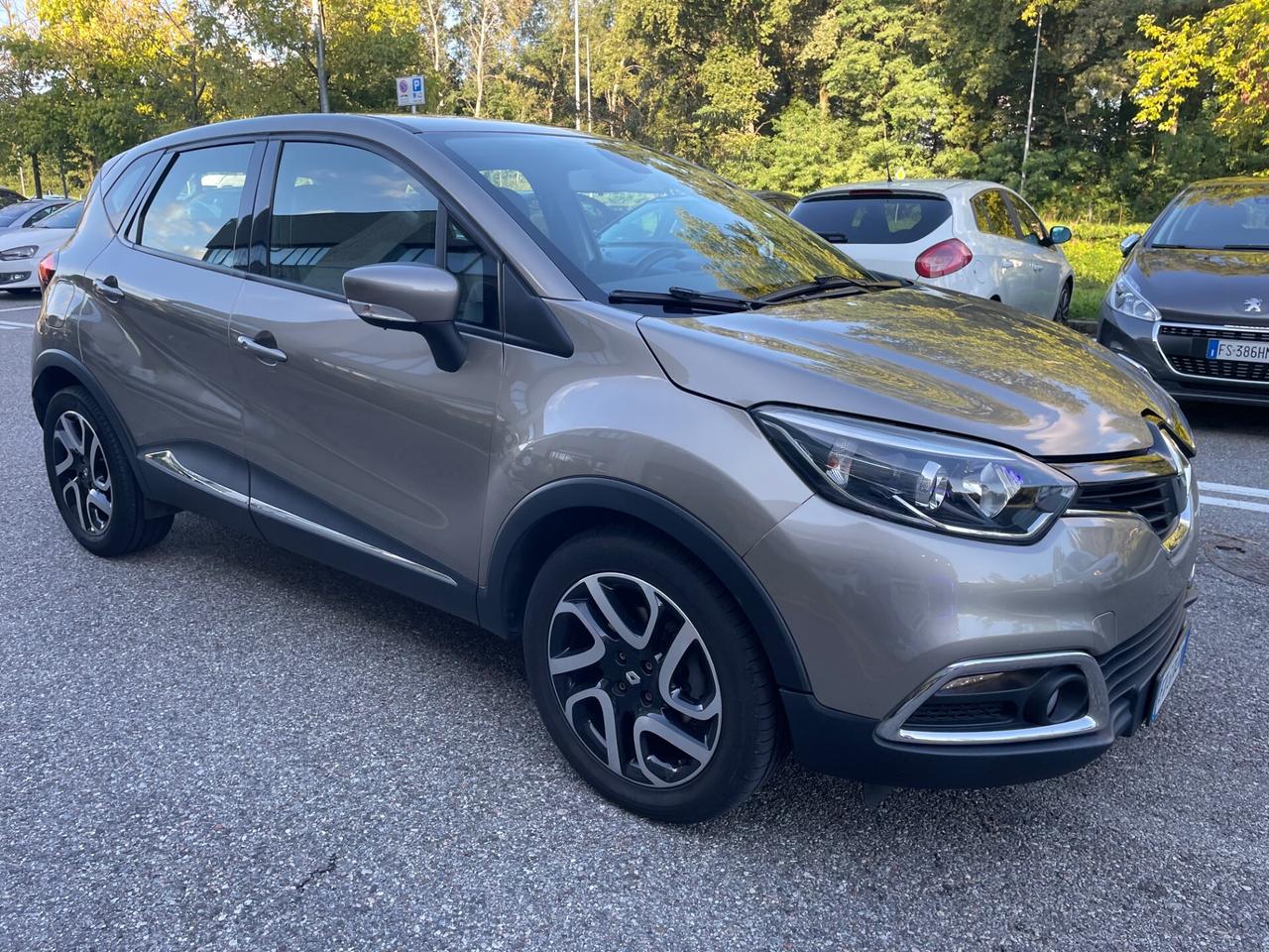 Renault Captur 1.5 dCi 8V 90 CV*Neopatentati*Automatik*Cerchi*